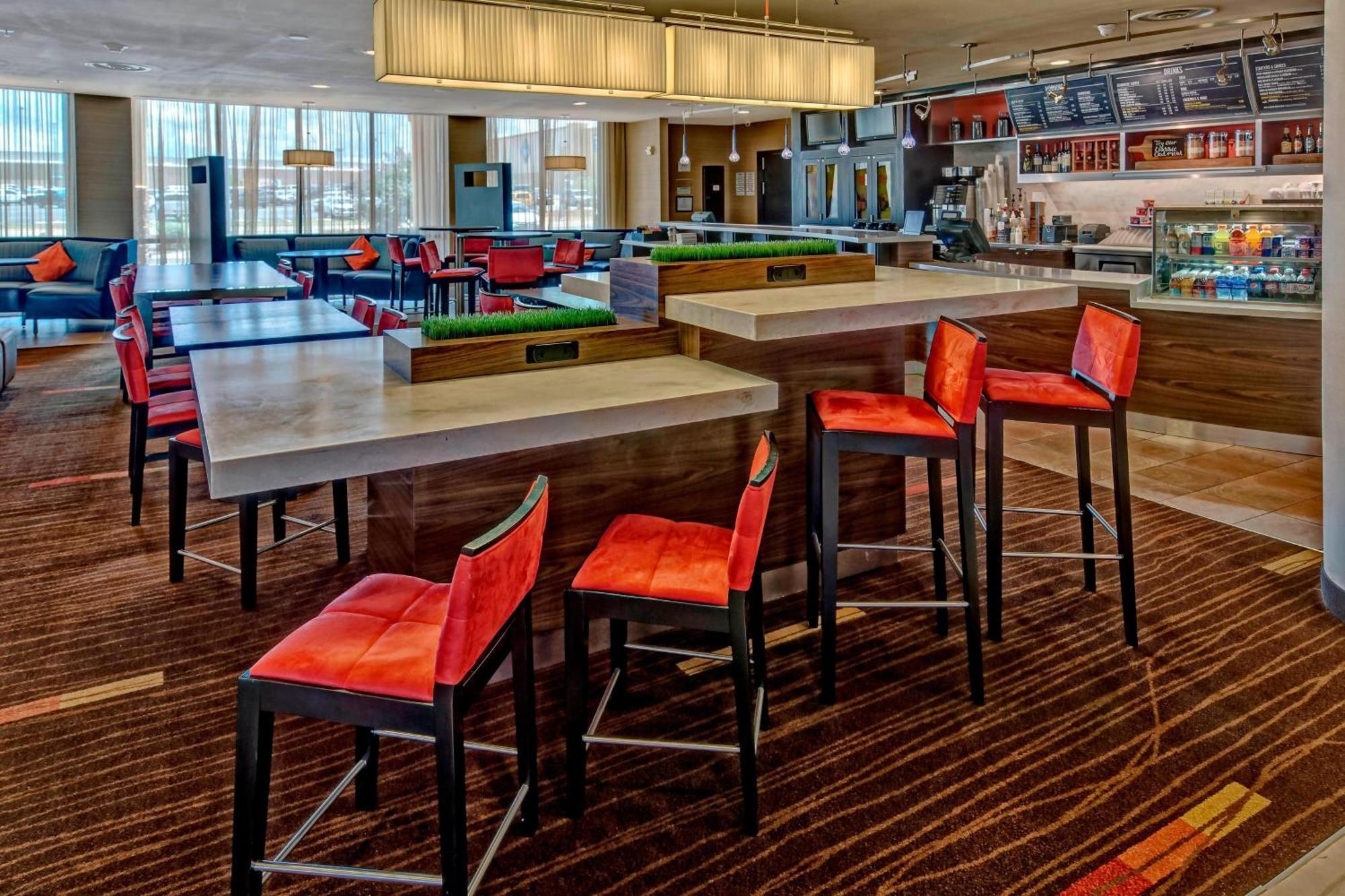 Courtyard By Marriott Midland Hotell Exteriör bild