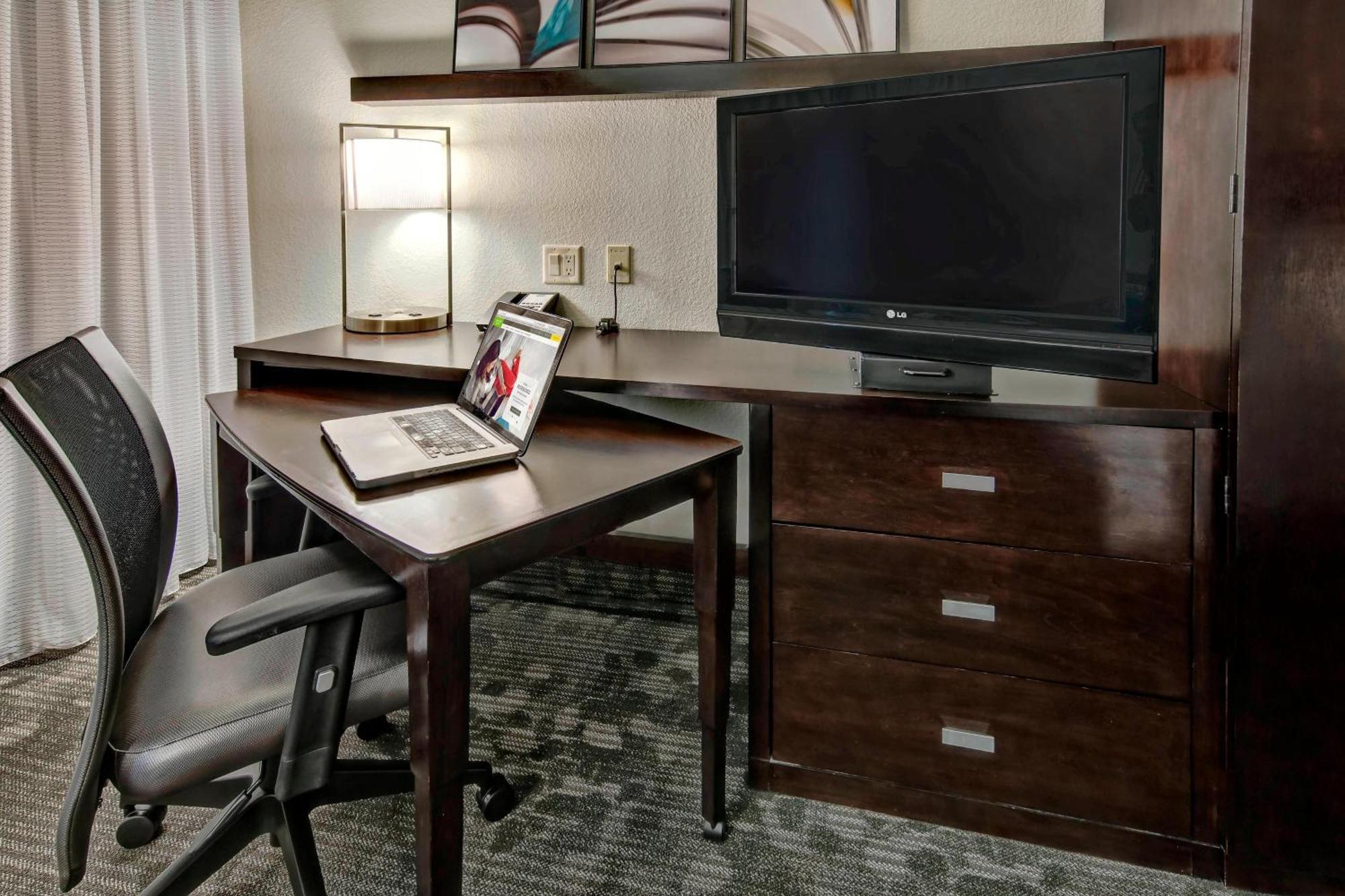 Courtyard By Marriott Midland Hotell Exteriör bild