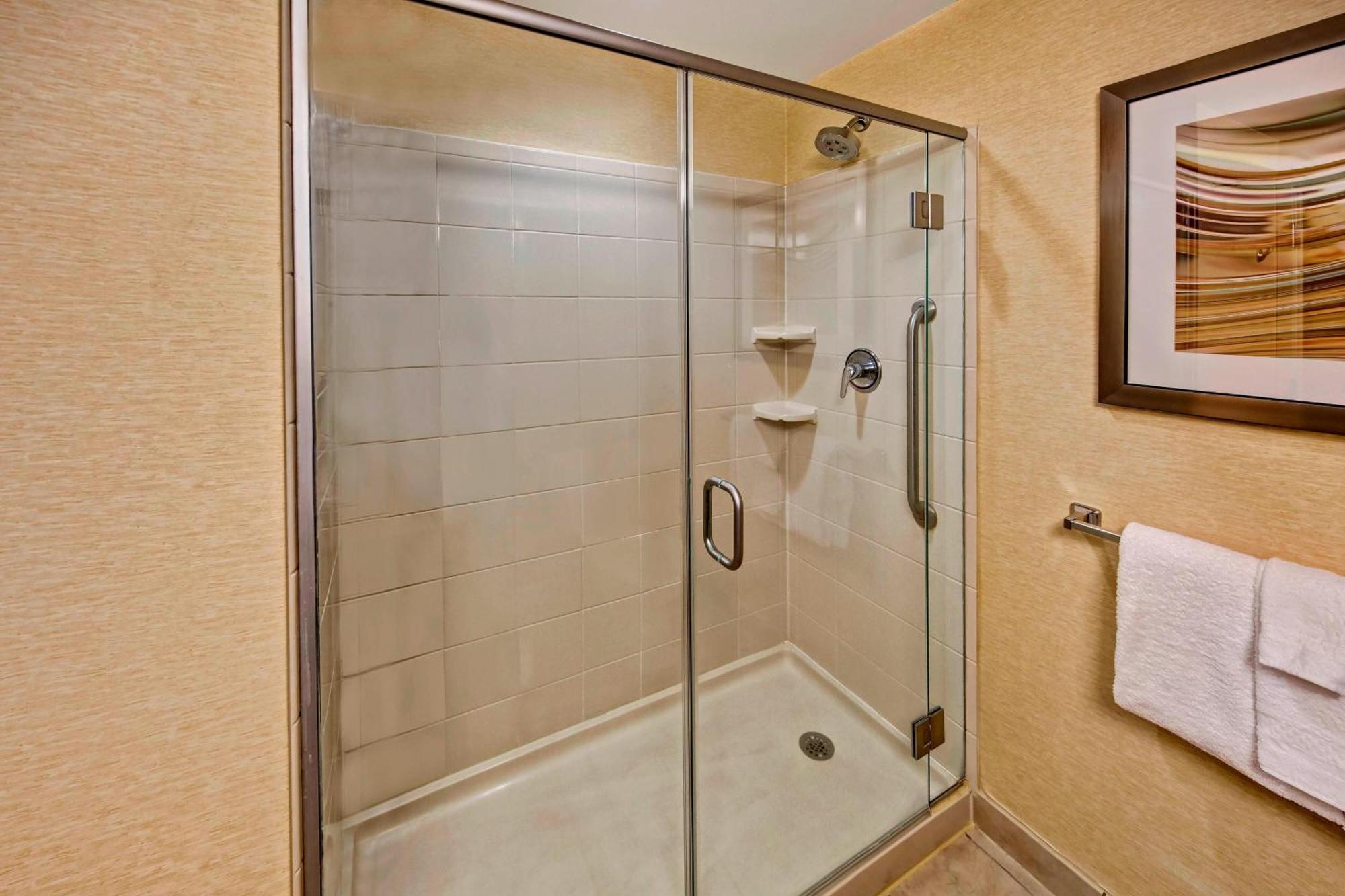 Courtyard By Marriott Midland Hotell Exteriör bild