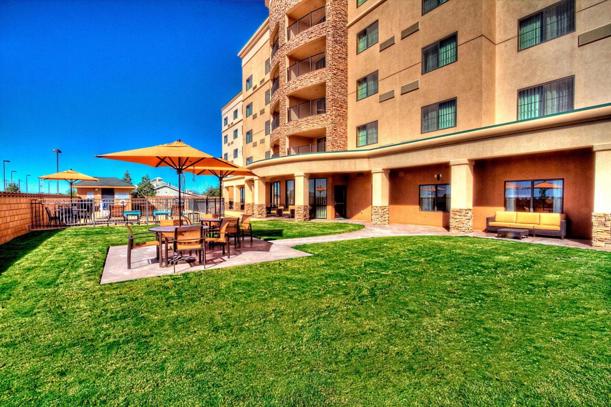 Courtyard By Marriott Midland Hotell Exteriör bild